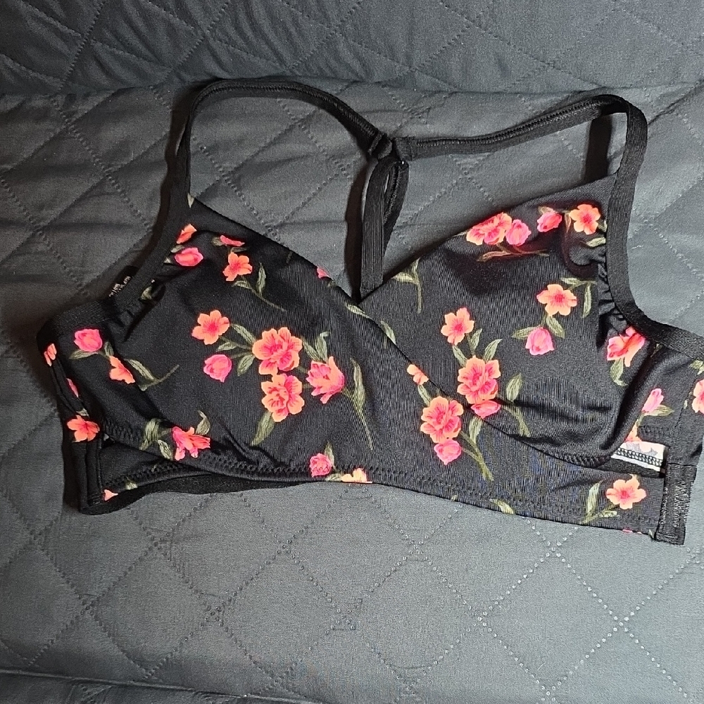 PINK Victoria's Secret Black Floral Sports Bra